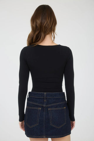 SQUARE NECK LONG SLEEVE KNIT TOP