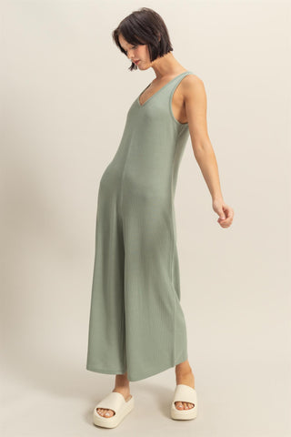 V NECK SLEEVELESS JUMPSUIT